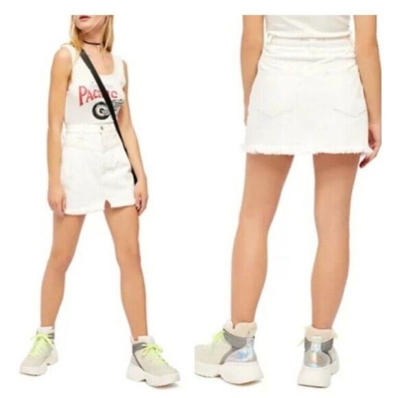 Free People Mini Skirt 26 Sidecar Distressed Denim Mini Light Blue - Picture 4 of 9